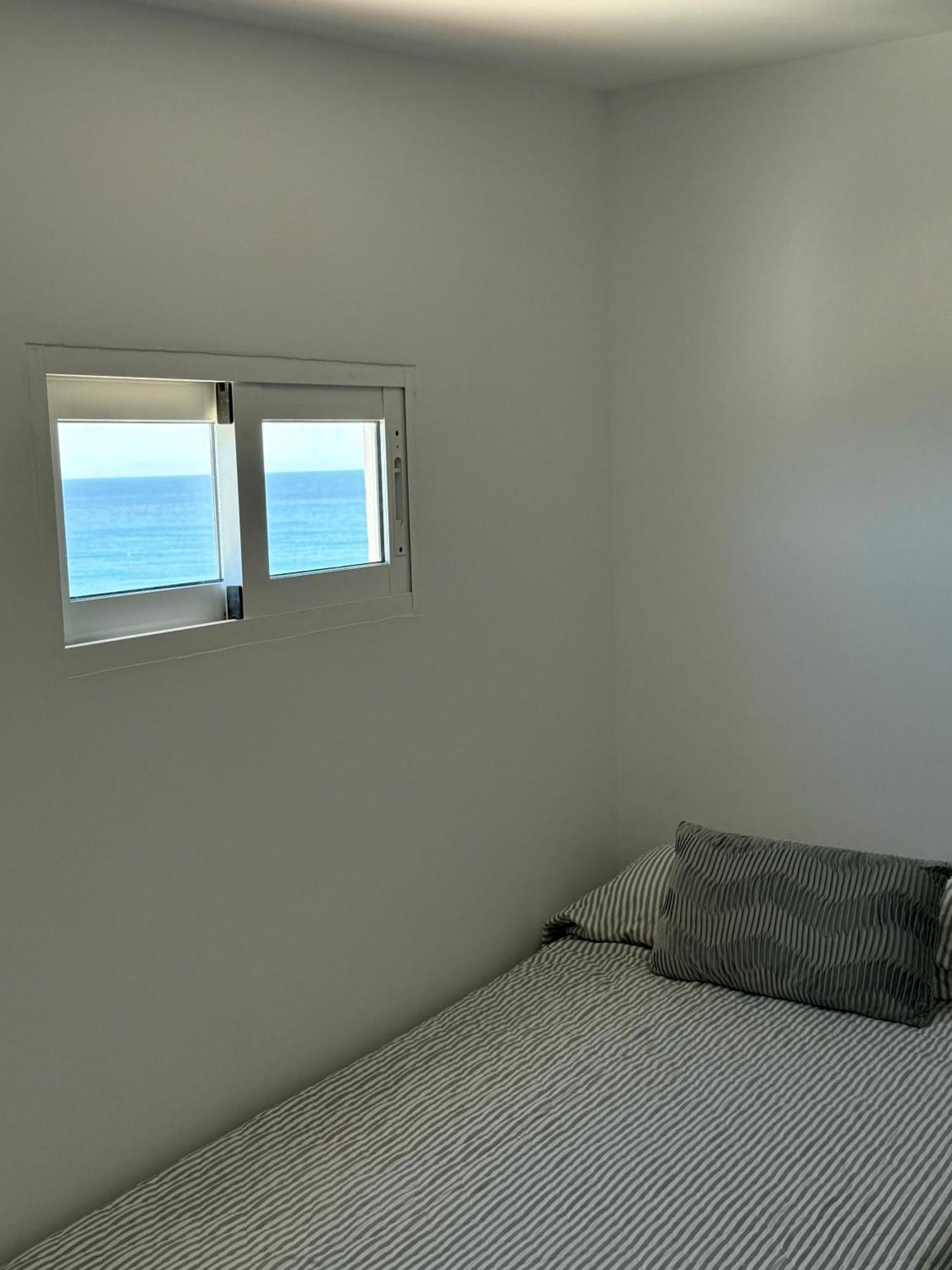 Sunnypalms - Beachfront Penthouse With Stunning Sea View Эстепона Экстерьер фото