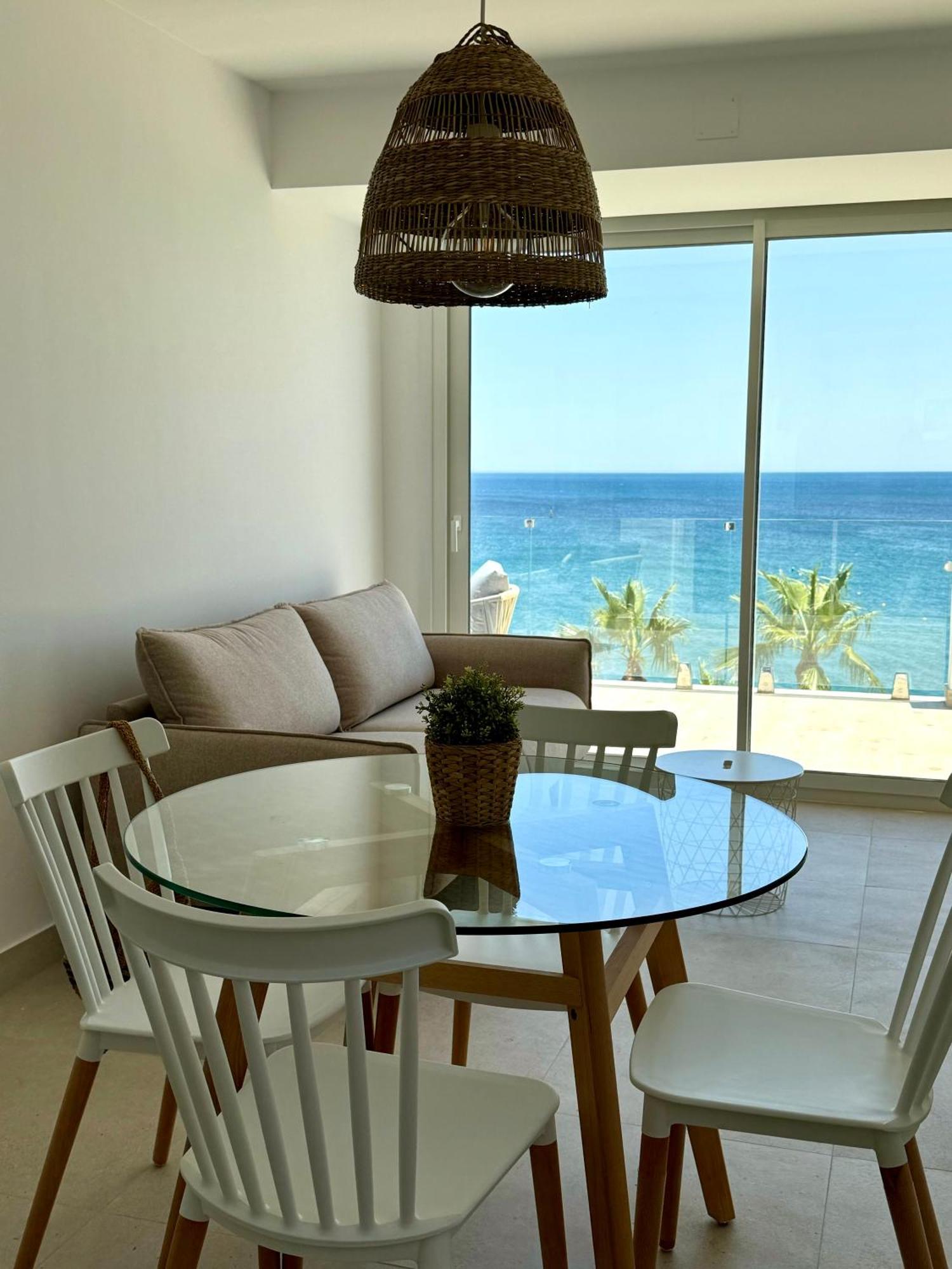 Sunnypalms - Beachfront Penthouse With Stunning Sea View Эстепона Экстерьер фото