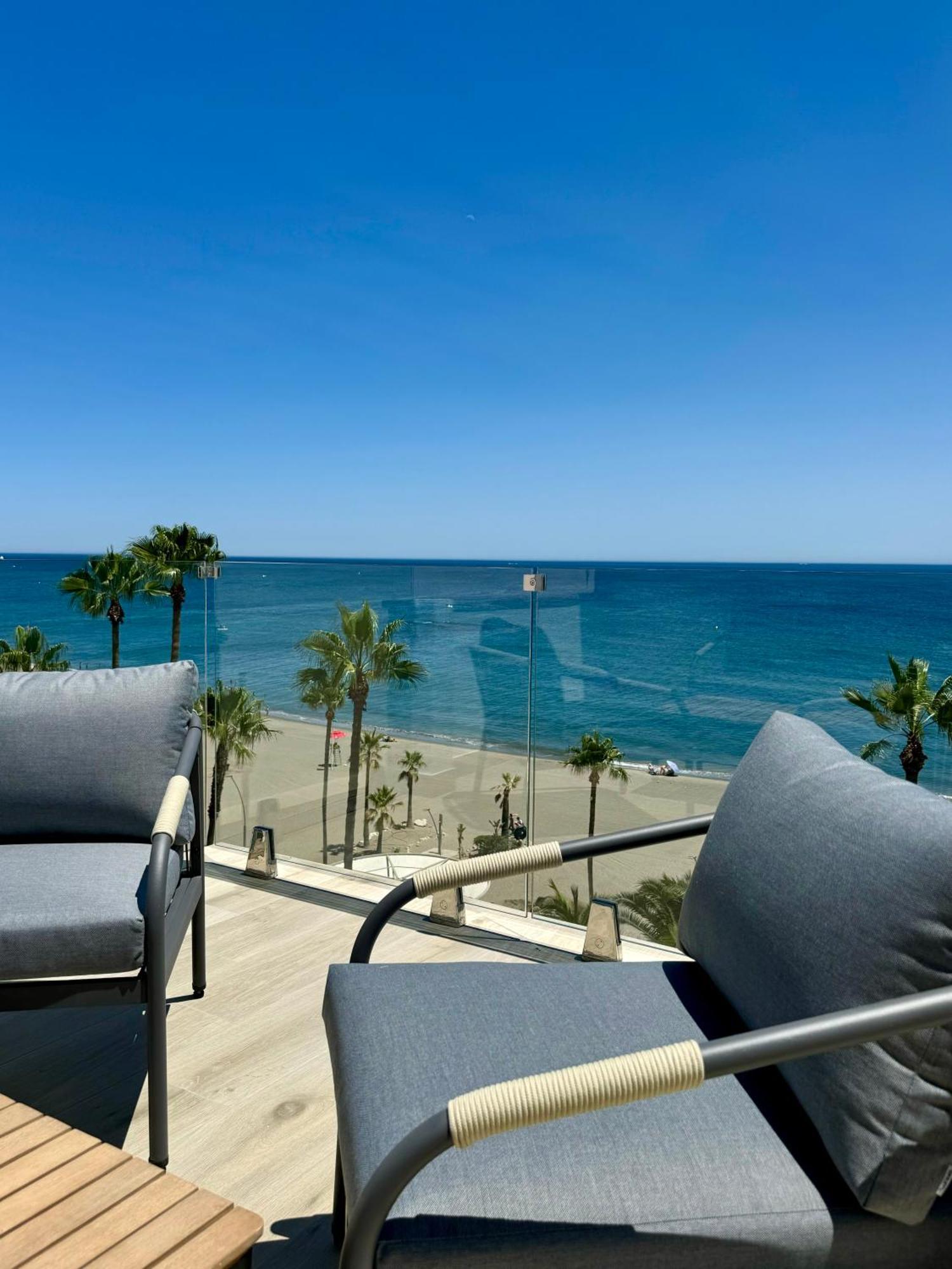 Sunnypalms - Beachfront Penthouse With Stunning Sea View Эстепона Экстерьер фото