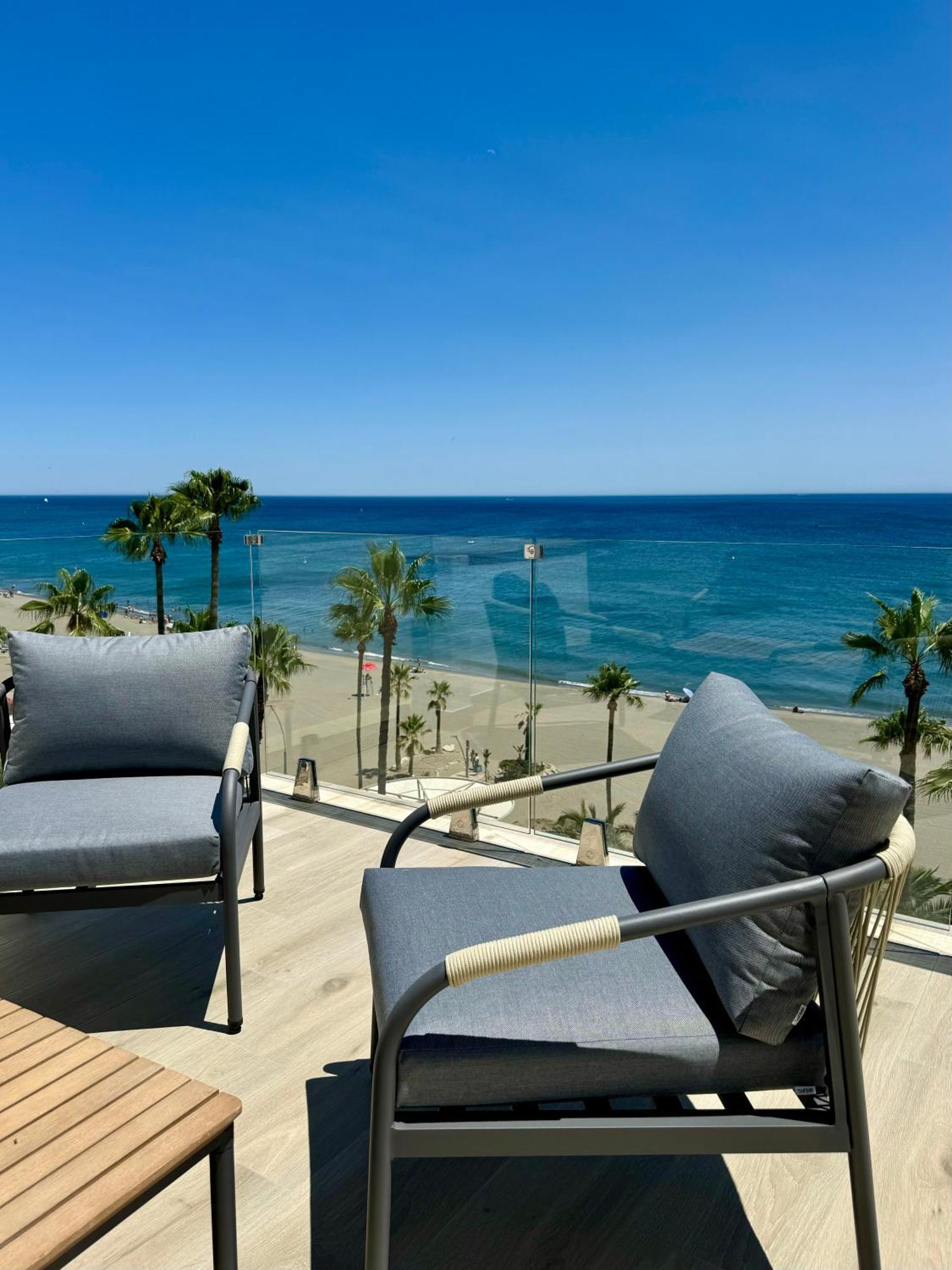 Sunnypalms - Beachfront Penthouse With Stunning Sea View Эстепона Экстерьер фото